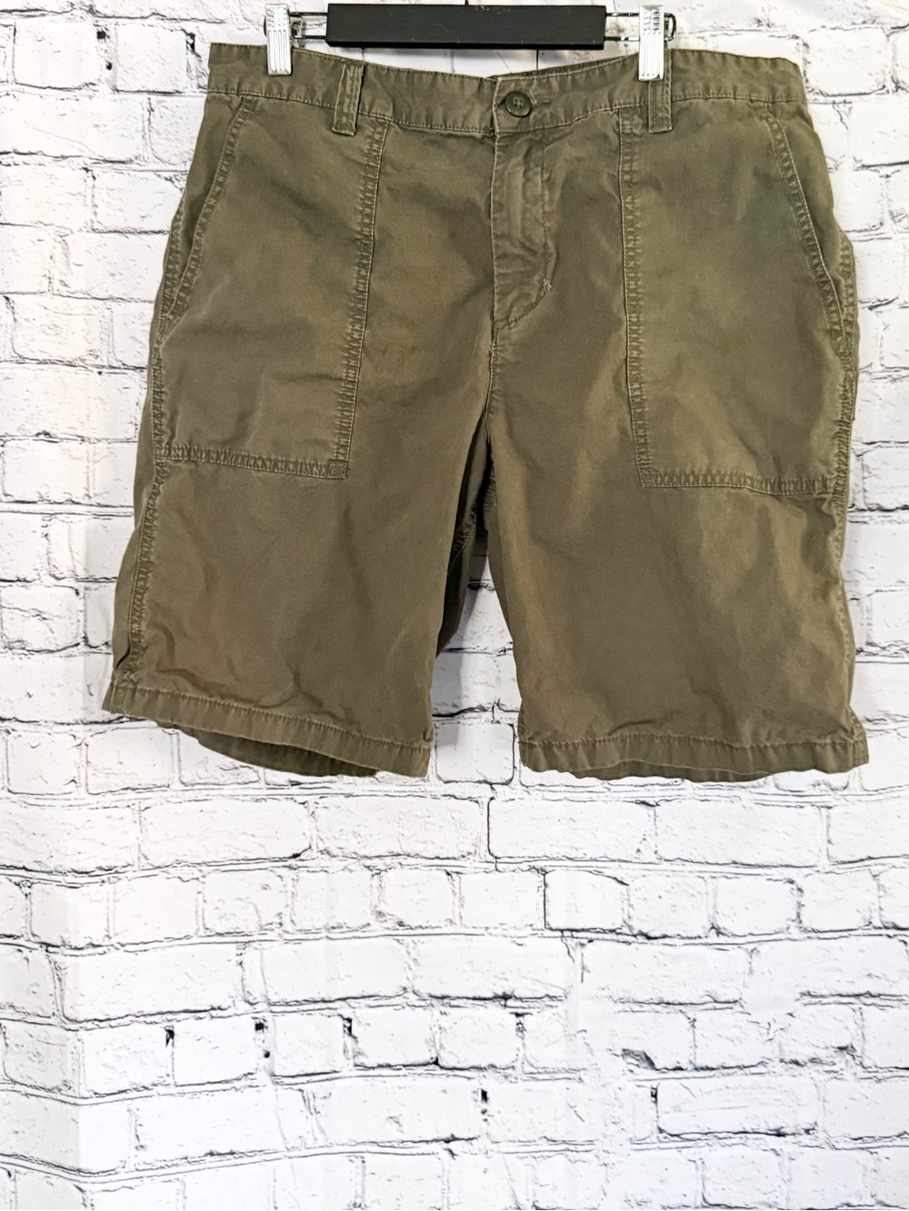 OLD NAVY. Green shorts. Size 34